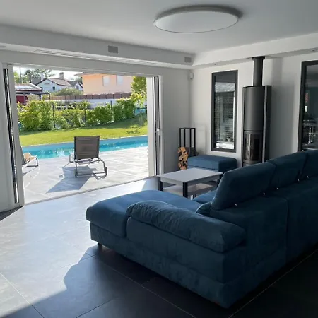 Maison Recente De 5 Avec Piscine Willa